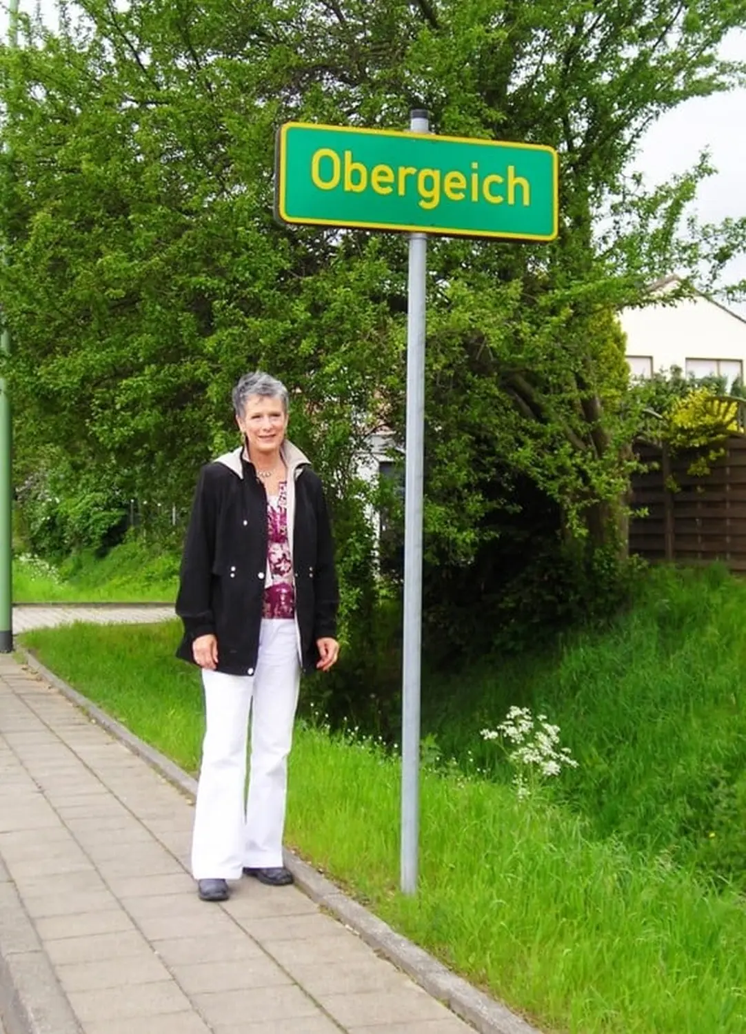 Große Gruppe von Menschen von Menschen von Trostorf